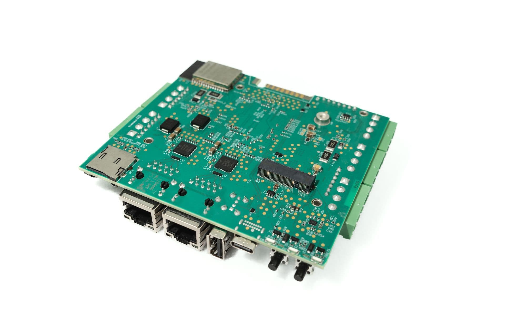 Underside of the qdGate circuit board with the M.2 slot for the LTE modem, the radio module and the SD card holder